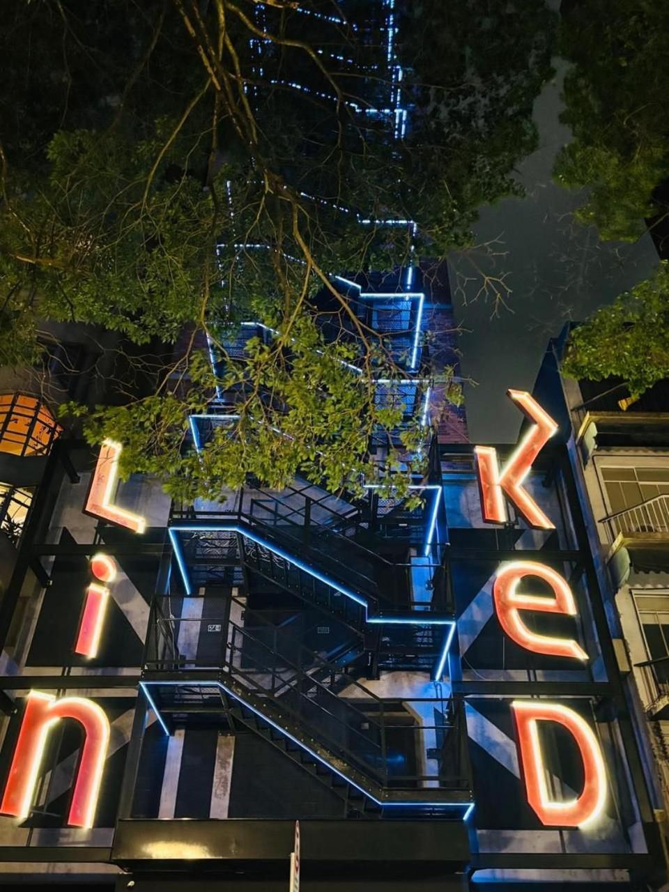 Apartment Linked Batel By Xtay - Experiencia Moderna E Conectada A Passos Do Hard Rock